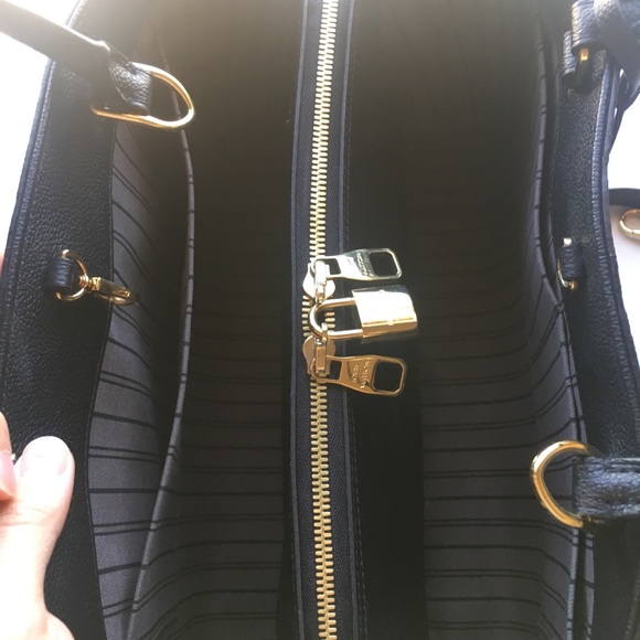 !!!SOLD!!! Empreinte Louis Vuitton GM Montaigne - Picture 6 of 7